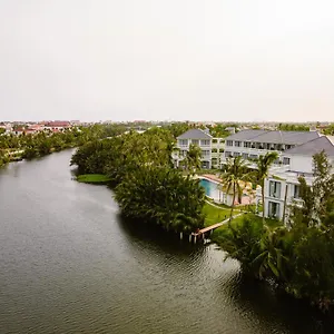 4* Hotel Moodhoian Riverside &
